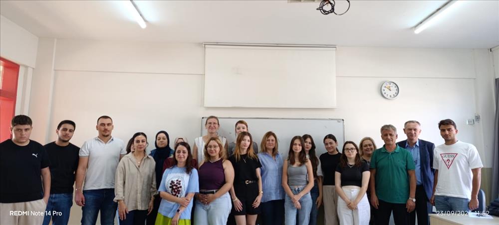 Tekstil-Giyim, Ayakkabı ve Deri Bölümü Oryantasyon Toplantısı Yapıldı.